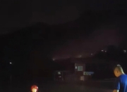 “敲击有回应就切割船底！”班线船遇11级大风侧翻，郴州消防讲述救援细节：先救小孩